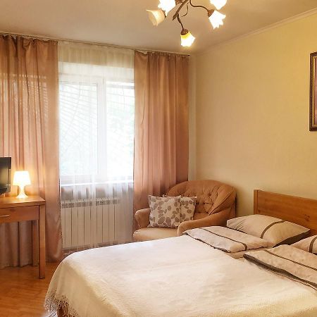 Apartments In The Center Kamianets-Podilskyi Exterior photo